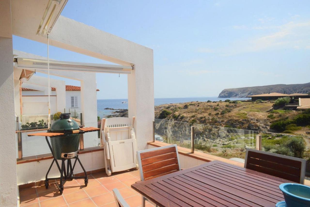 Beachfront Duplex With Terrace And Sea Views - Cadaqués Exterior foto