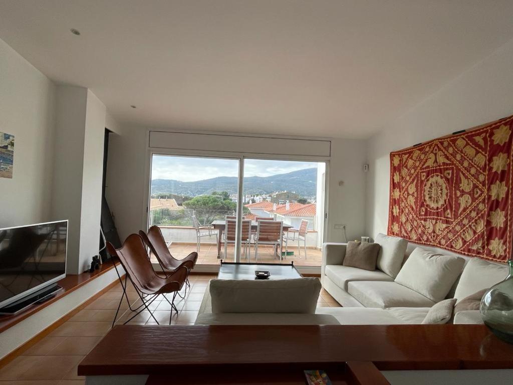 Beachfront Duplex With Terrace And Sea Views - Cadaqués Exterior foto